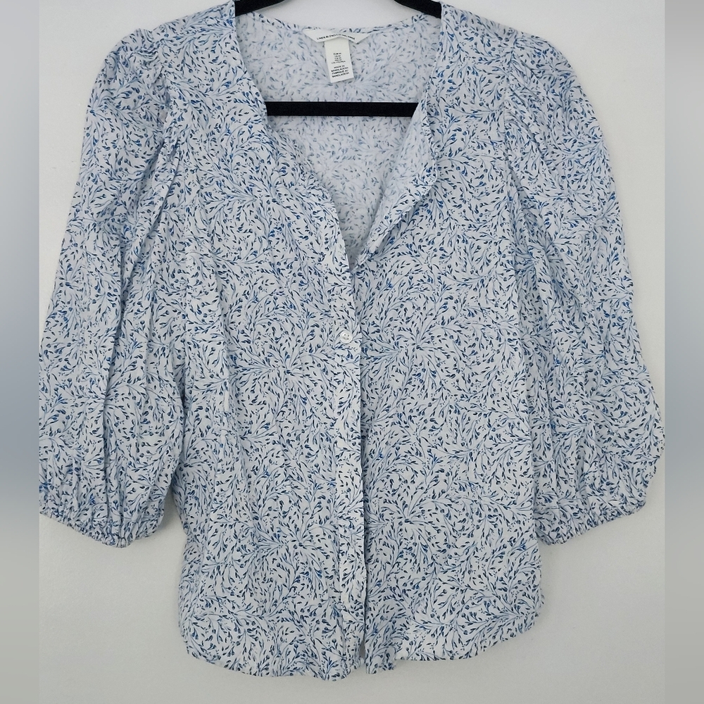 H&M Floral Blue and White Linen Blend Top